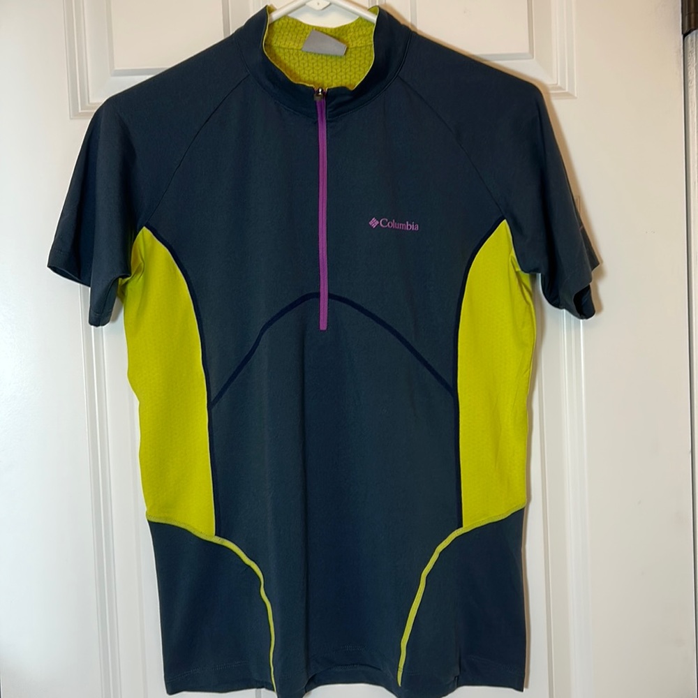 Columbia women’s size L top
